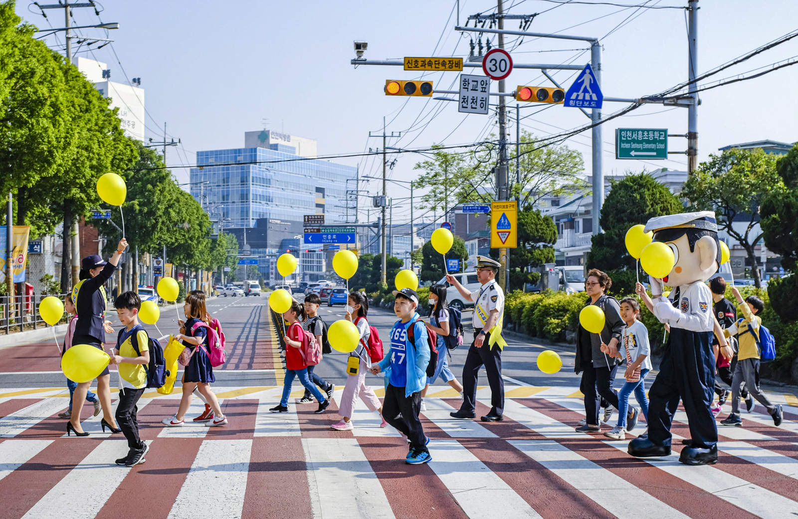 민경찬 '우릴 지켜주세요' <국민안전 금상>